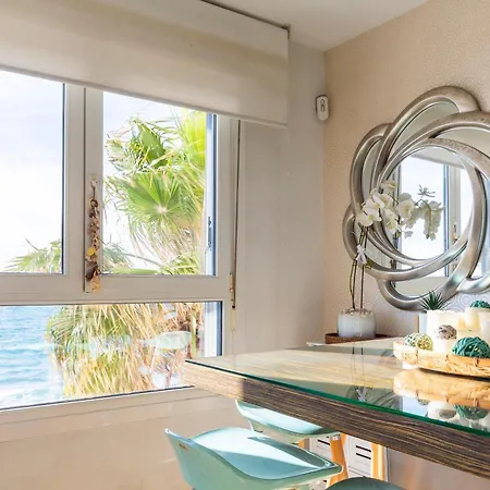 Ocean Views, Paseo Maritimo